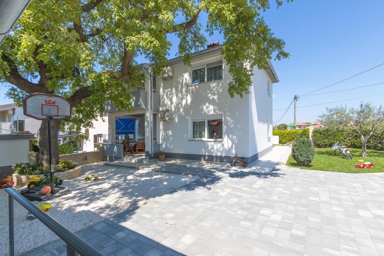 Apartment Carmen Pula Exterior photo