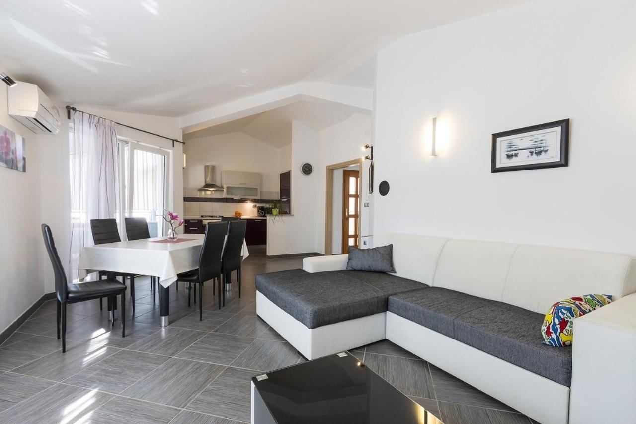 Apartment Carmen Pula Exterior photo