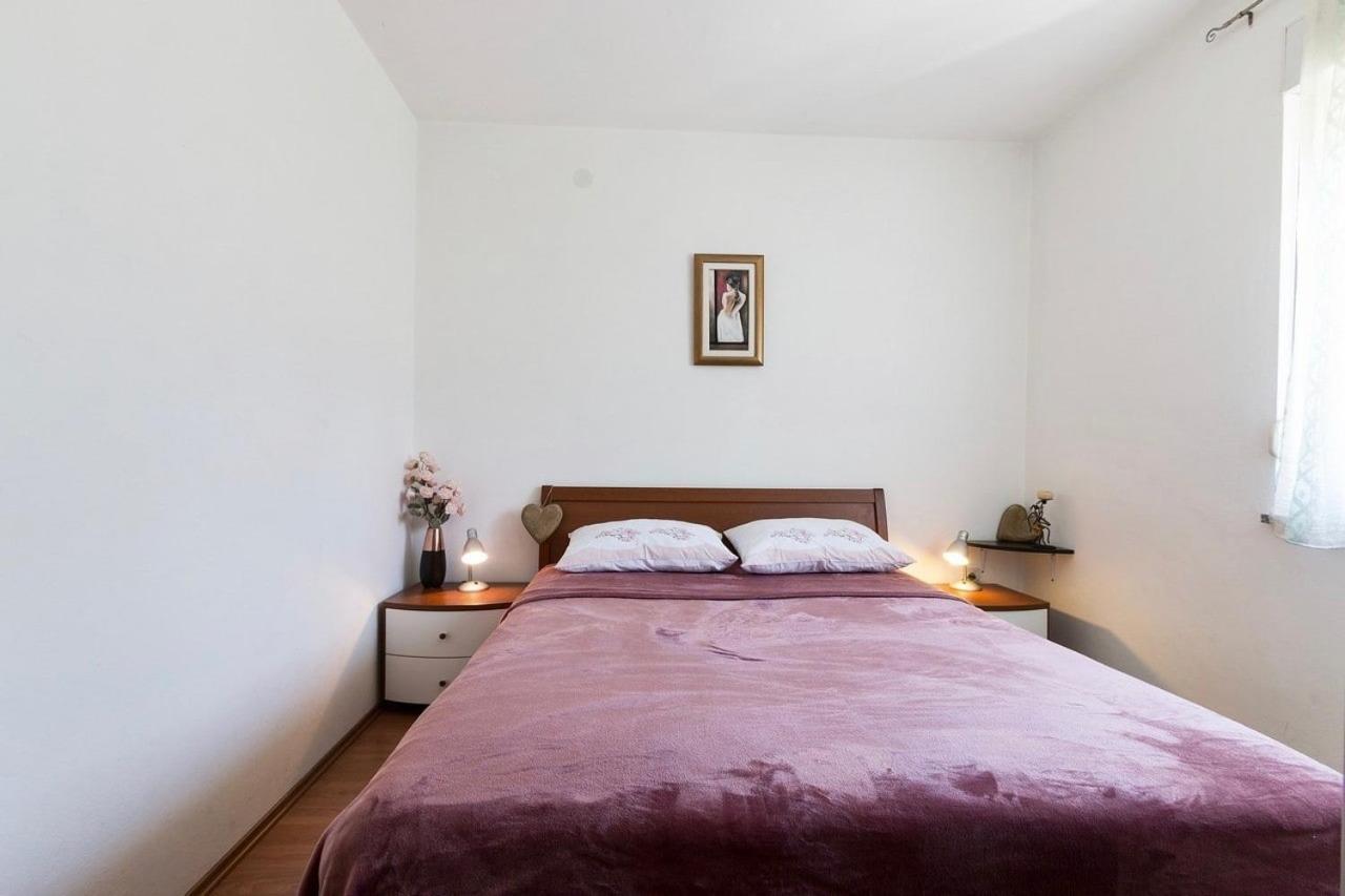 Apartment Carmen Pula Exterior photo