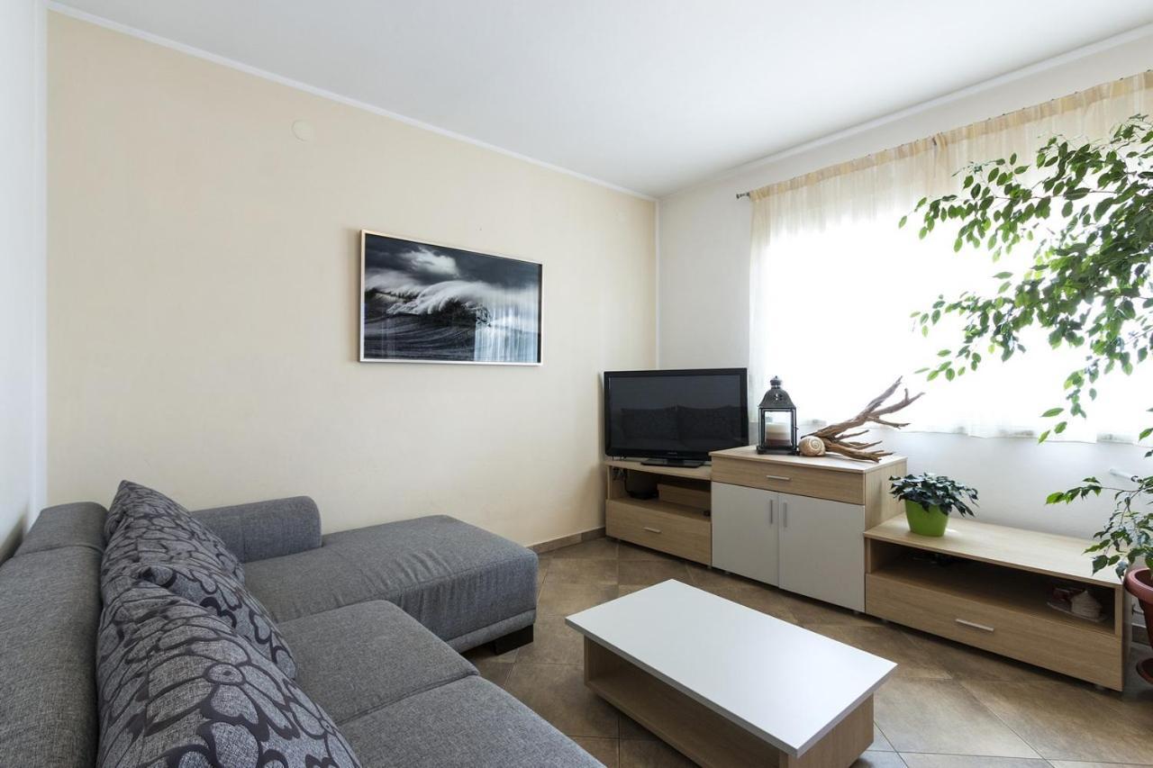 Apartment Carmen Pula Exterior photo